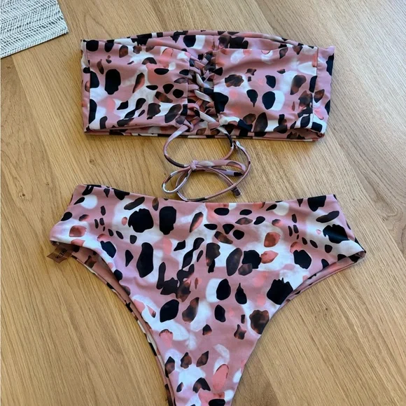 Stylish Pink Leopard Print bikini - Picture 2 of 4